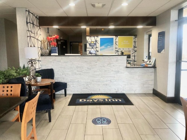 Days Inn by Wyndham Asheville North image 14